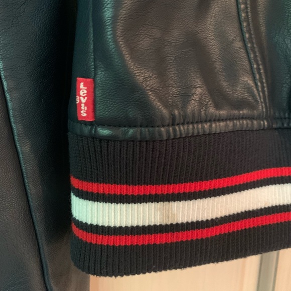 Levi’s Women’s Leather Jacket - Picture 7 of 7
